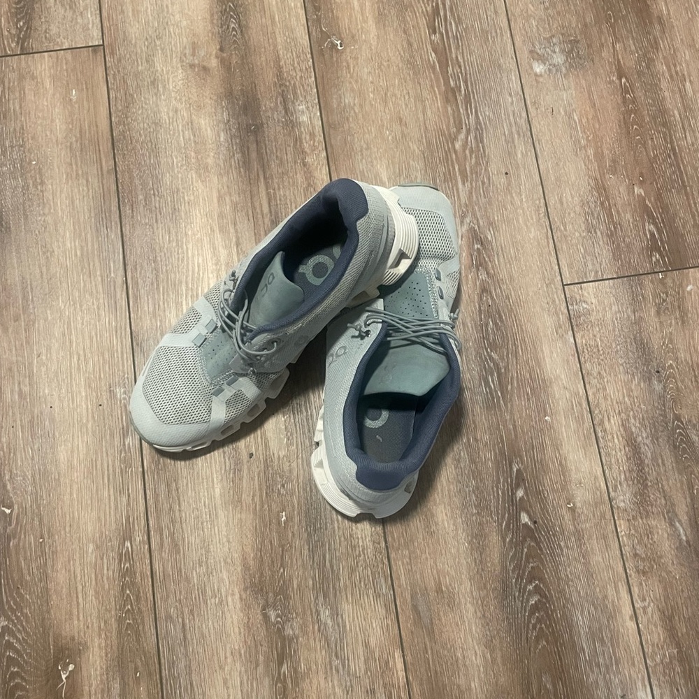 On Cloud 5 shoes